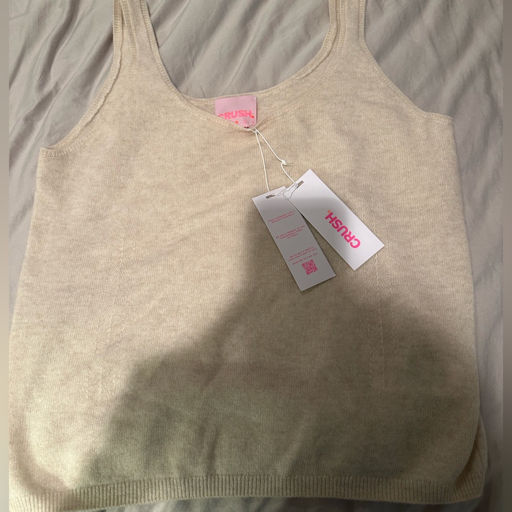 Crush cashmere ivory tank new with tags size medium /large